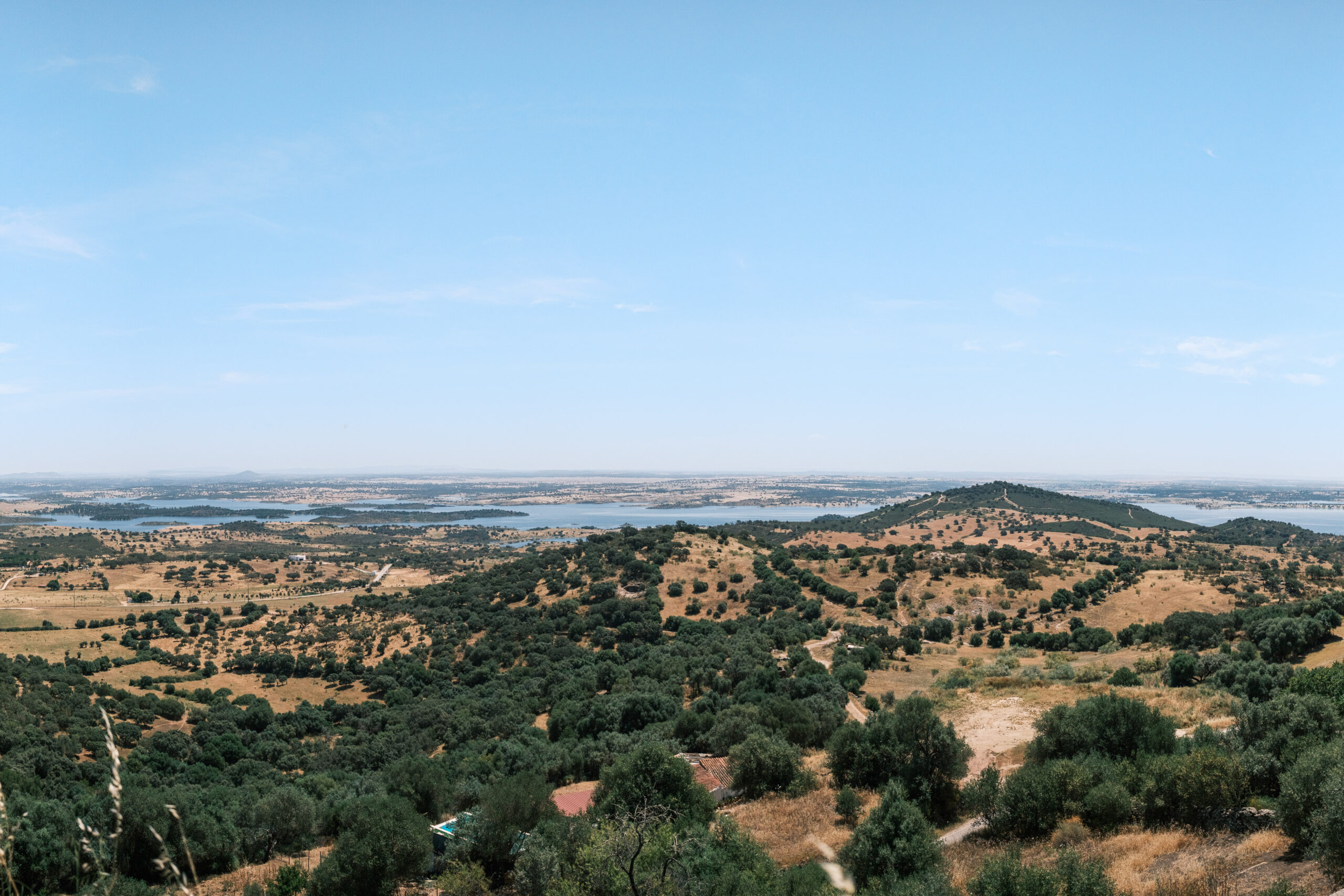 Cover photo taken from the Monsaraz castle looking upon the Rio Guadiana